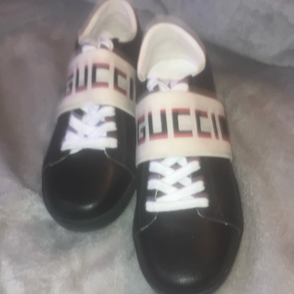 Gucci “ACE STRIPE” luxury sneakers Black ,White and Red in color w/black leather